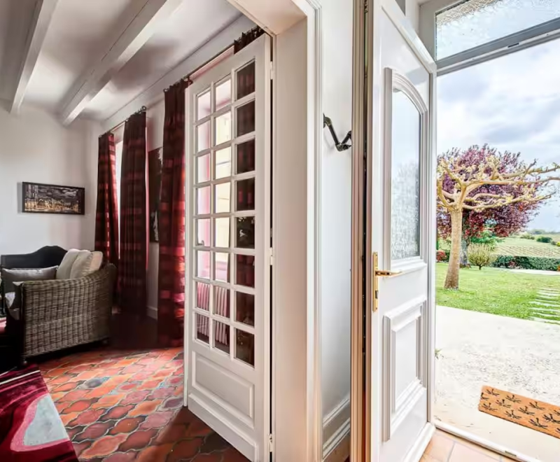 Chateau De Rousselet Vin De Bordeaux En Livraison A Rennes Le Gite