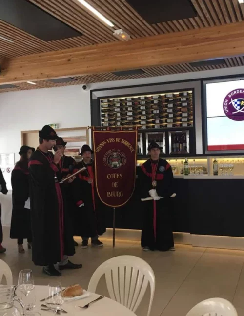 Chateau De Rousselet Vin De Bordeaux En Livraison A Rennes Slide3